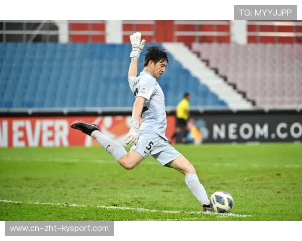 足球门将助攻前锋！惊呆全场