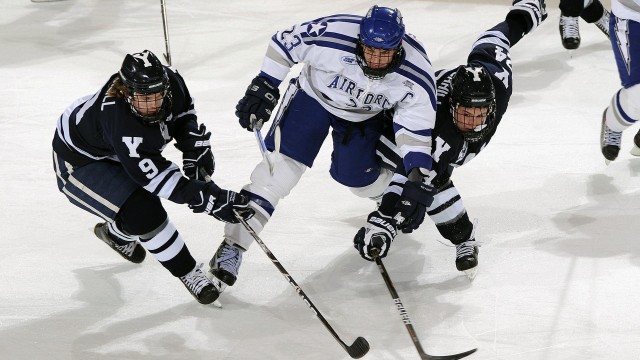 开云网页-哈腾17中14轰33+19仍无缘今日最佳，只因字母哥创纪录，哈腾网络科技有限公司